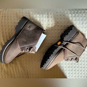Never Worn / Brand New | Men’s Ugg Neumel Grizzly Brown Boots
